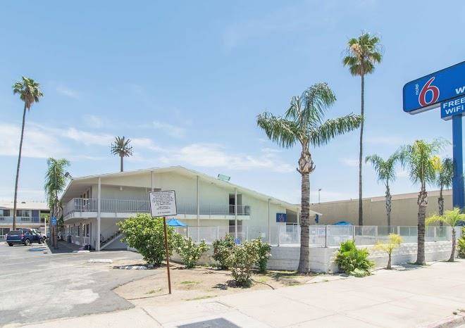 Motel 6 bakersfield ca central