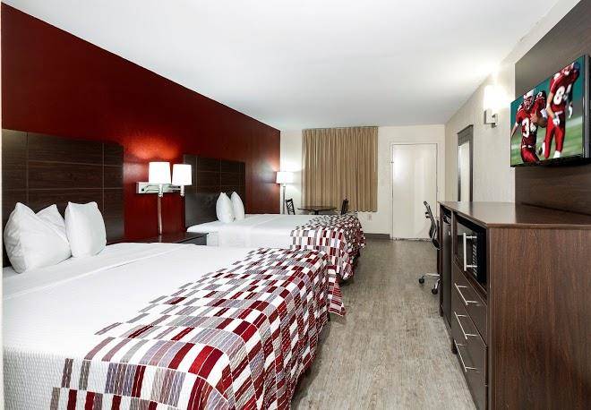 Red roof inn bakersfield