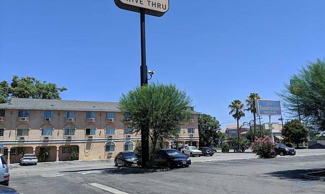 Roadrunner inn & suites