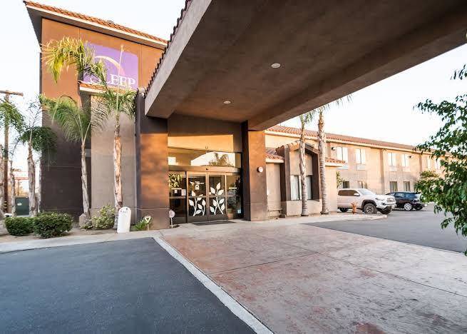 Sleep Inn & Suites Bakersfield North Image