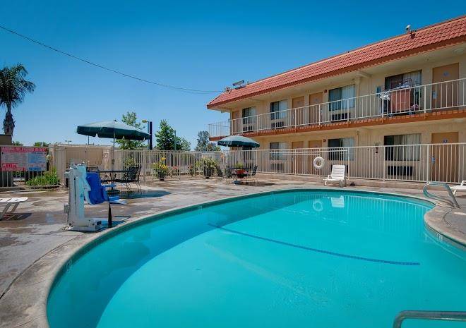 Vagabond Inn Bakersfield South Image