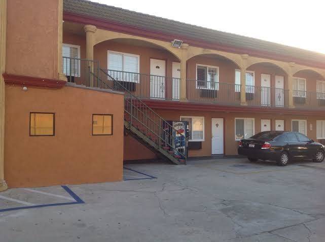 Bronco motel south central