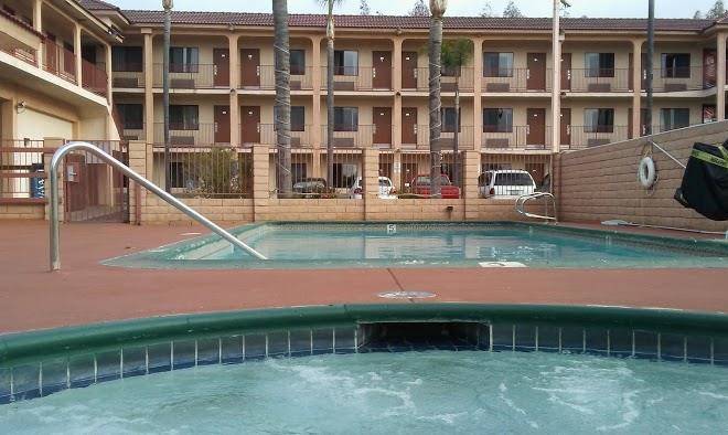 Budget inn bellflower