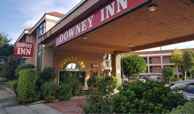 Downey inn luxury suites