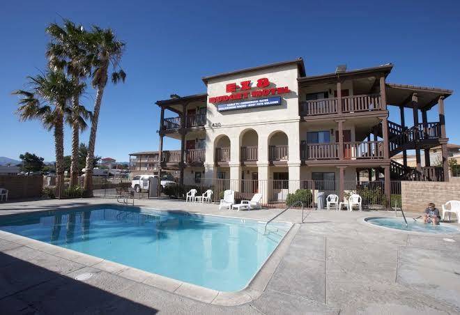 E z 8 motel palmdale