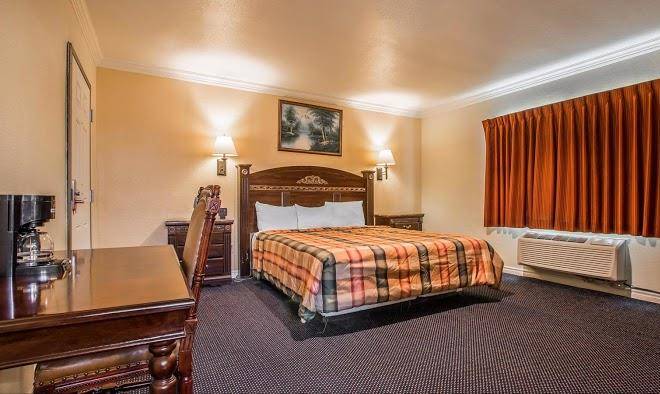 Econo Lodge Long Beach I 405 Image