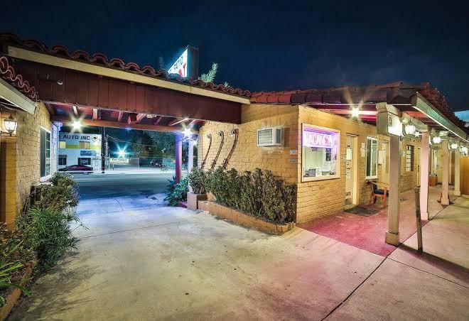 El patio inn