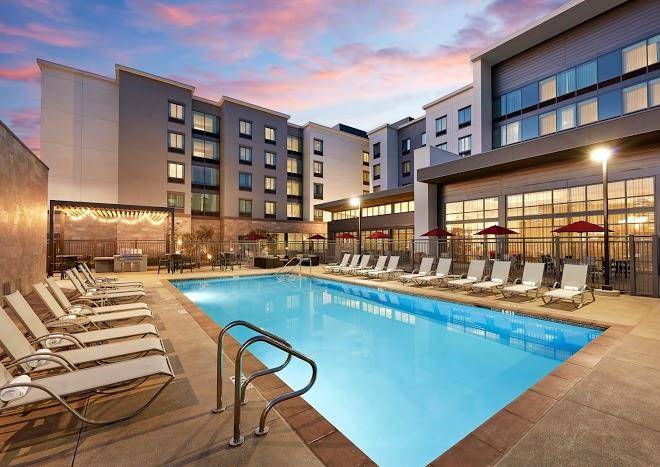 Hampton Inn Long Beach Airport Image