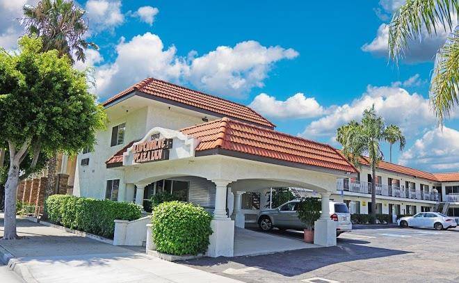Hawthorne plaza inn
