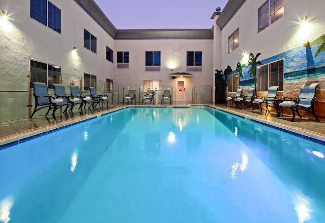 Holiday inn express & suites hollywood walk of fame