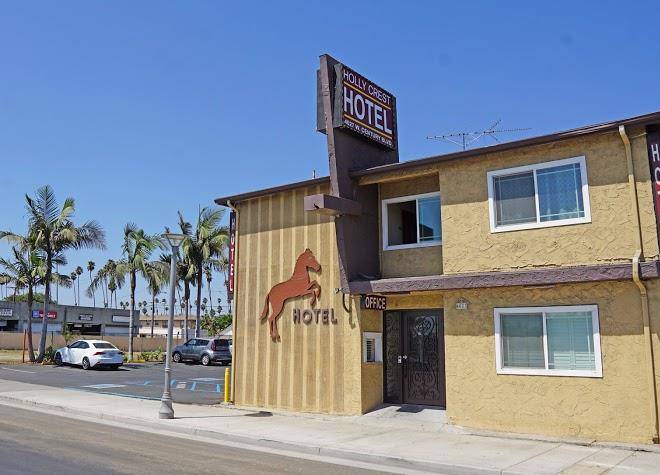 Holly crest hotel