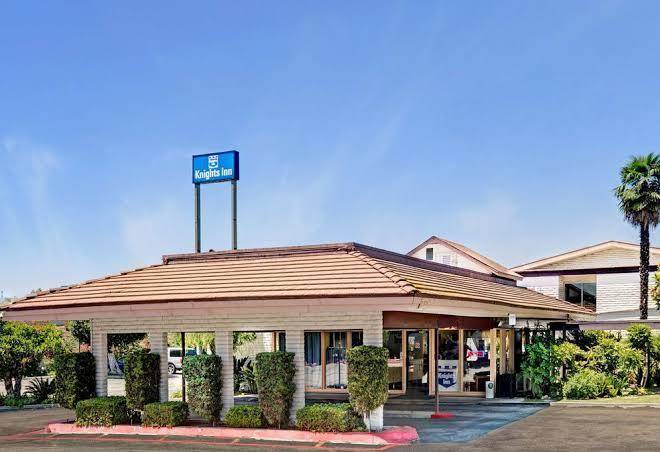 Knights inn claremont