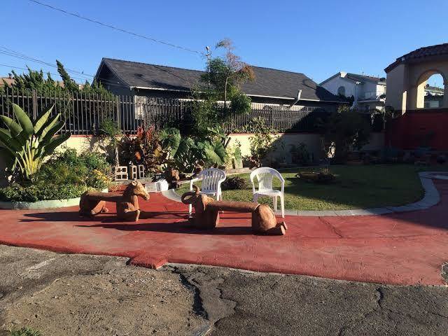 Long Beach Motel Image