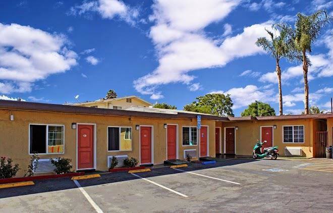 Royla motel pomona