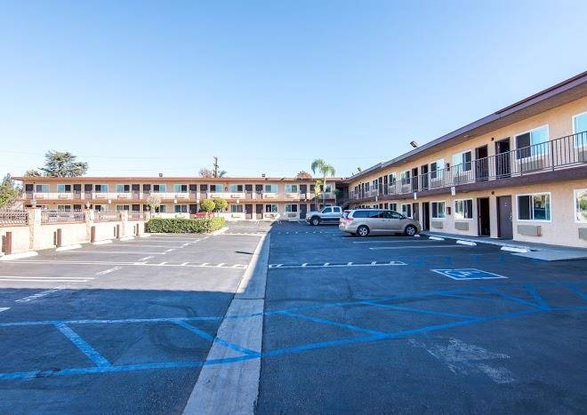 Sea Rock Inn Los Angeles Image