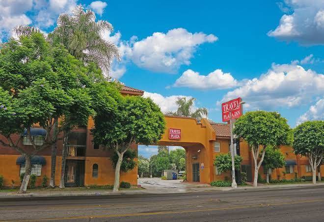 Travel plaza inn
