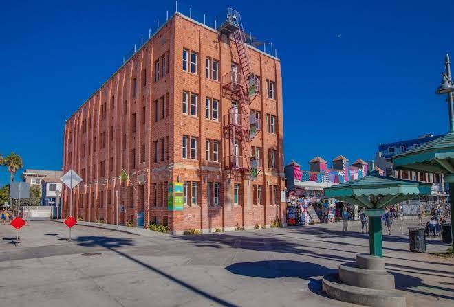 Venice Breeze Suites Image