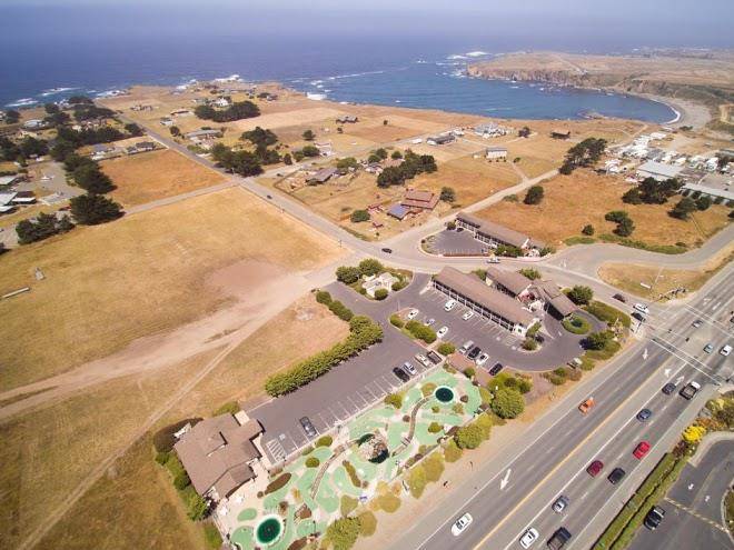 Emerald dolphin inn & mini golf