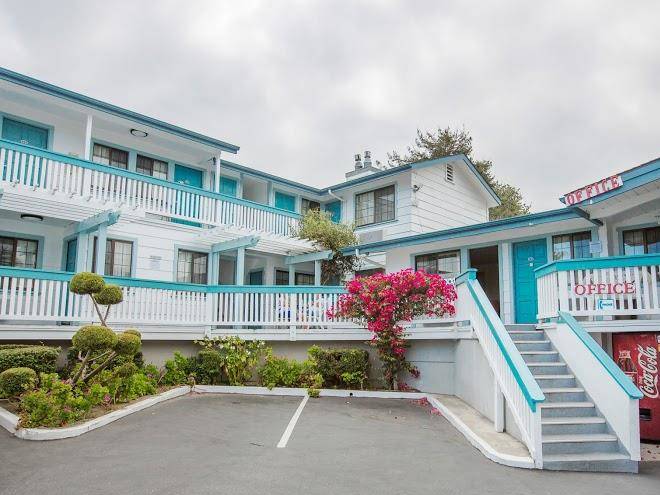Arbor inn monterey
