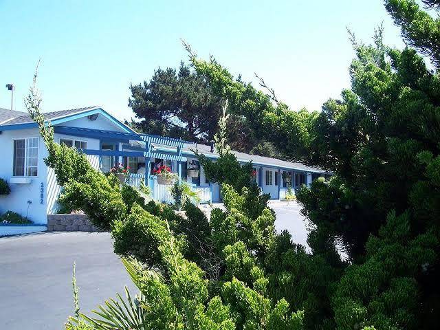 Monterey fireplace inn