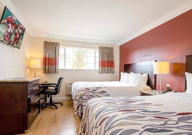 Red roof inn & suites monterey