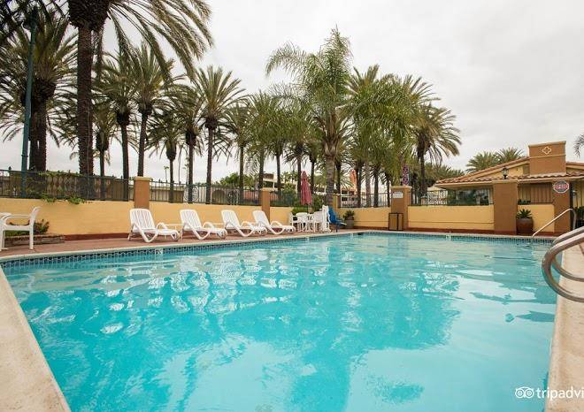 Anaheim islander inn and suites