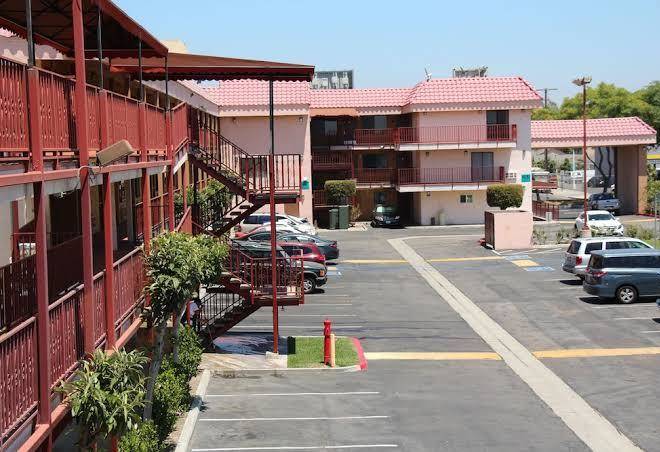 Budget inn & suites of santa ana