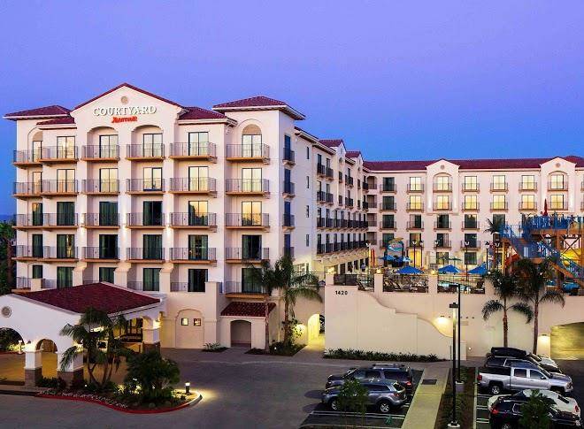Courtyard by marriott anaheim theme park entrance