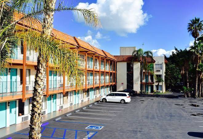 Days inn by wyndham anaheim near the park
