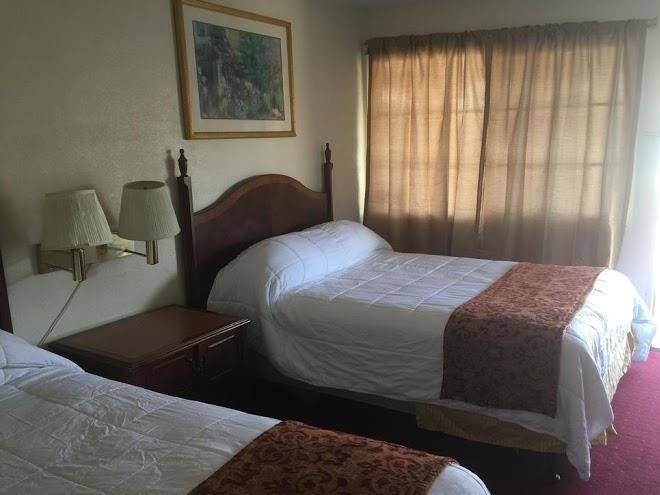 Frontier Motel Image