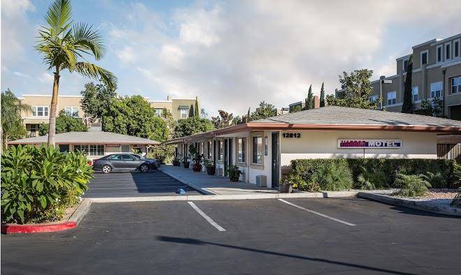 Harbor motel