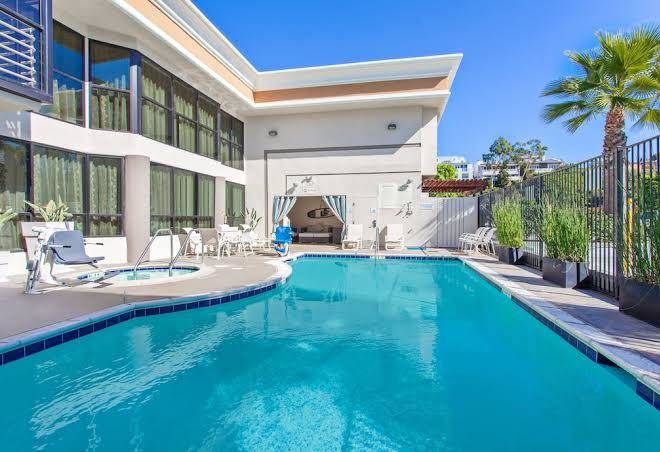 Holiday inn express newport beach