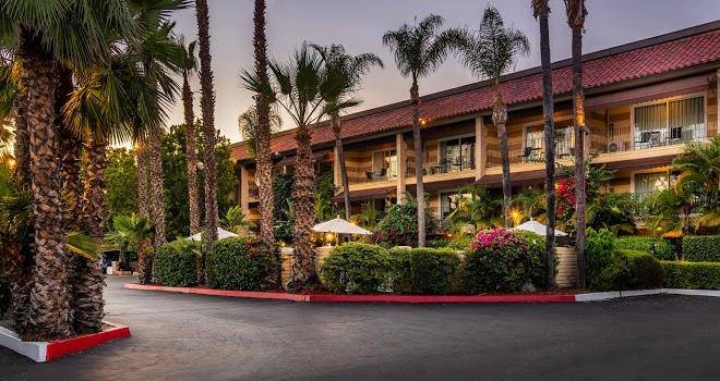 Hotel pepper tree boutique kitchen studios anaheim