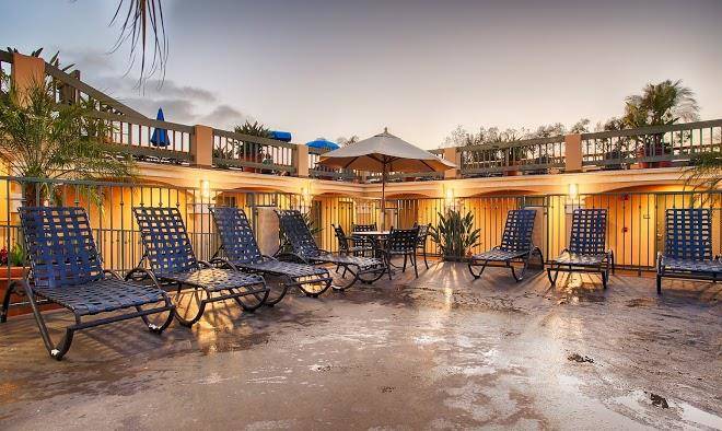 Laguna Brisas Hotel Image