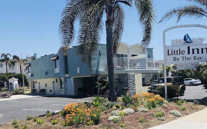 Little inn by the bay