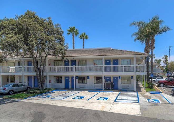 Motel 6 Santa Ana Ca Image