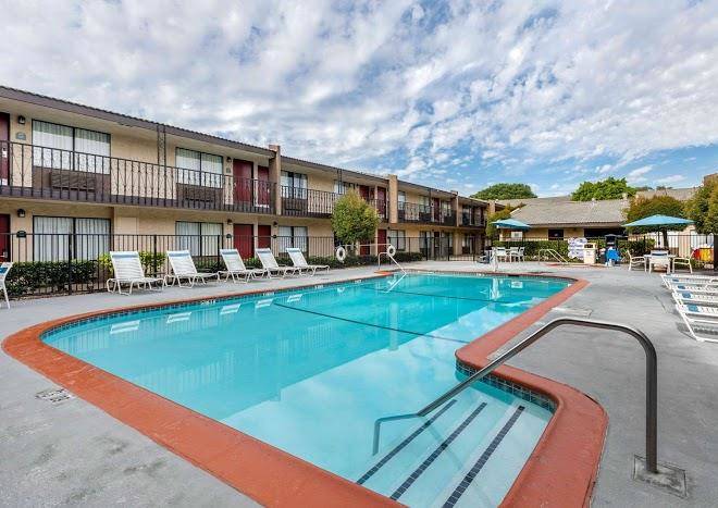 Quality inn & suites buena park anaheim