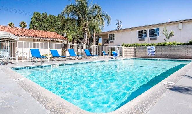 Rodeway Inn Near Maingate Knott's Image