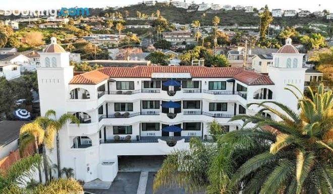 The surfbreak hotel