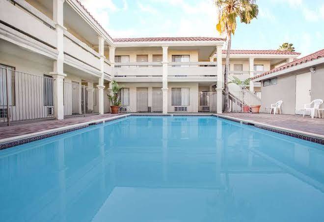 Travelodge by wyndham costa mesa newport beach hacienda
