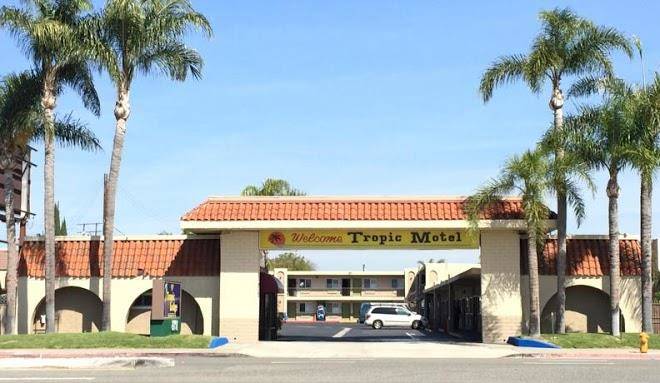 Tropic lodge