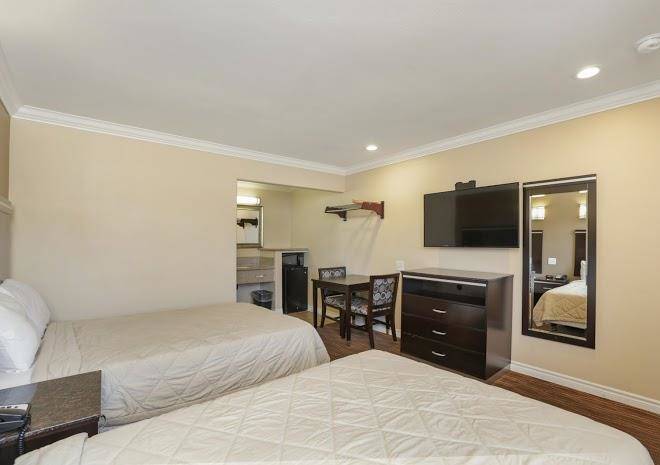 Vagabond inn la habra
