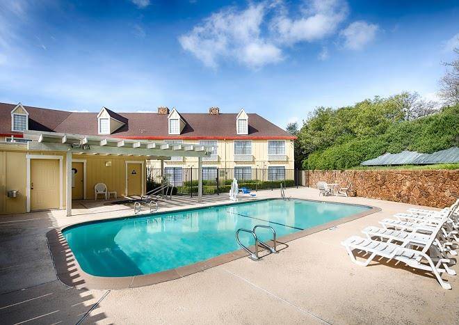 Red lion inn & suites auburn