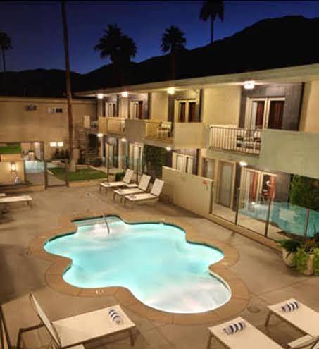 7 springs inn & suites