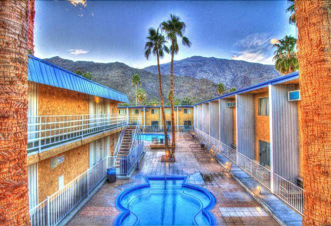 Delos reyes palm springs