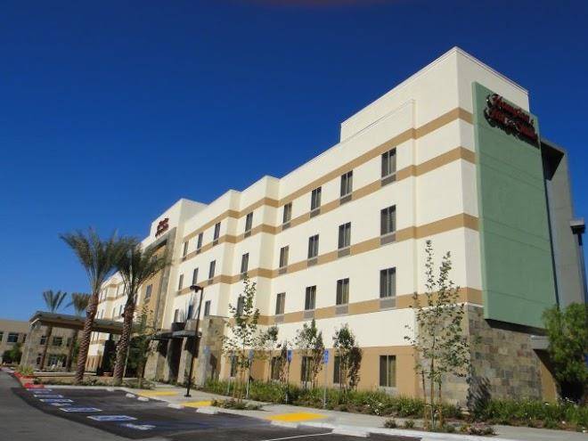 Hampton inn & suites riverside corona east