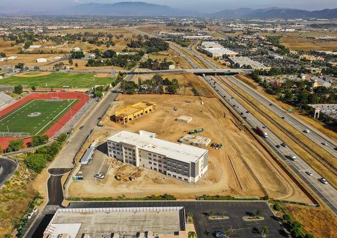 Holiday Inn Express & Suites Murrieta Temecula Image