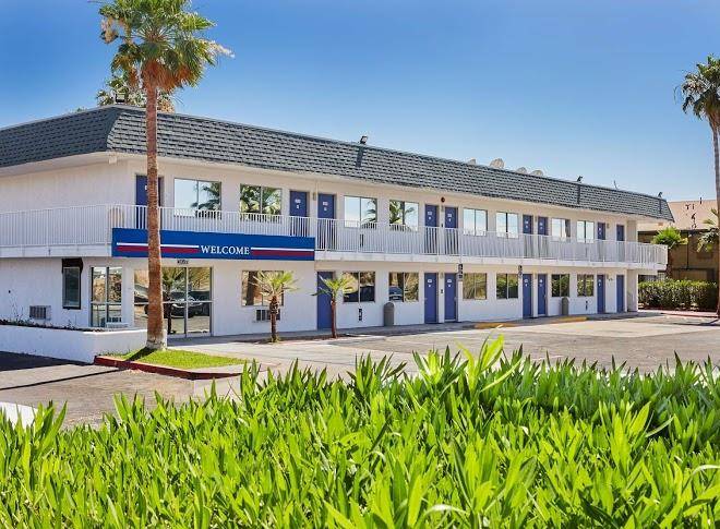 Motel 6 Blythe Ca Image