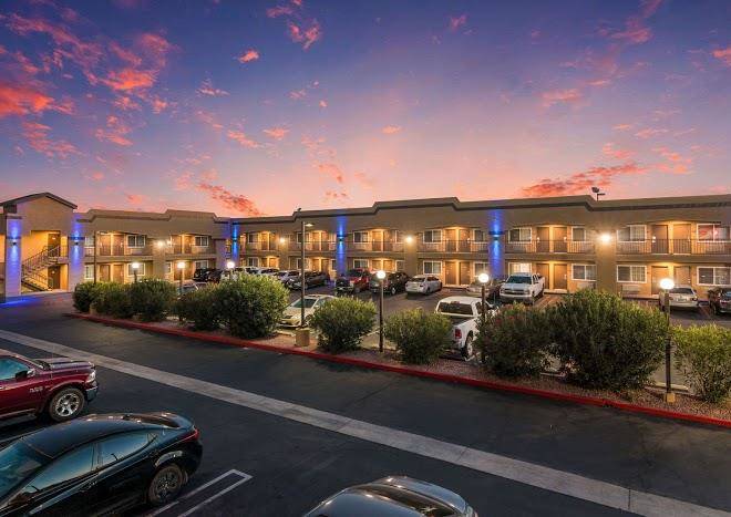Econo lodge hesperia victorville i 15