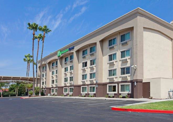 Holiday inn express colton riverside north